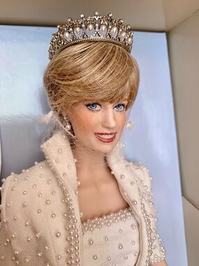 Franklin Mint NIB Diana Princess of Wales Collector Doll